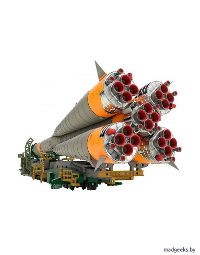 Модель ракеты и космического корабля Союз